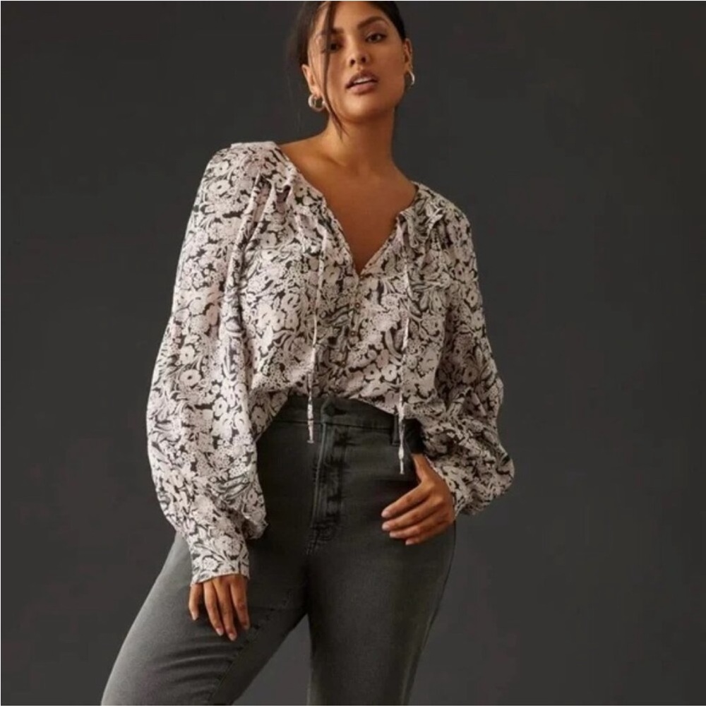 By Anthropologie cotton button-front peasant blouse in muted floral. Size: XS - Picture 1 of 14